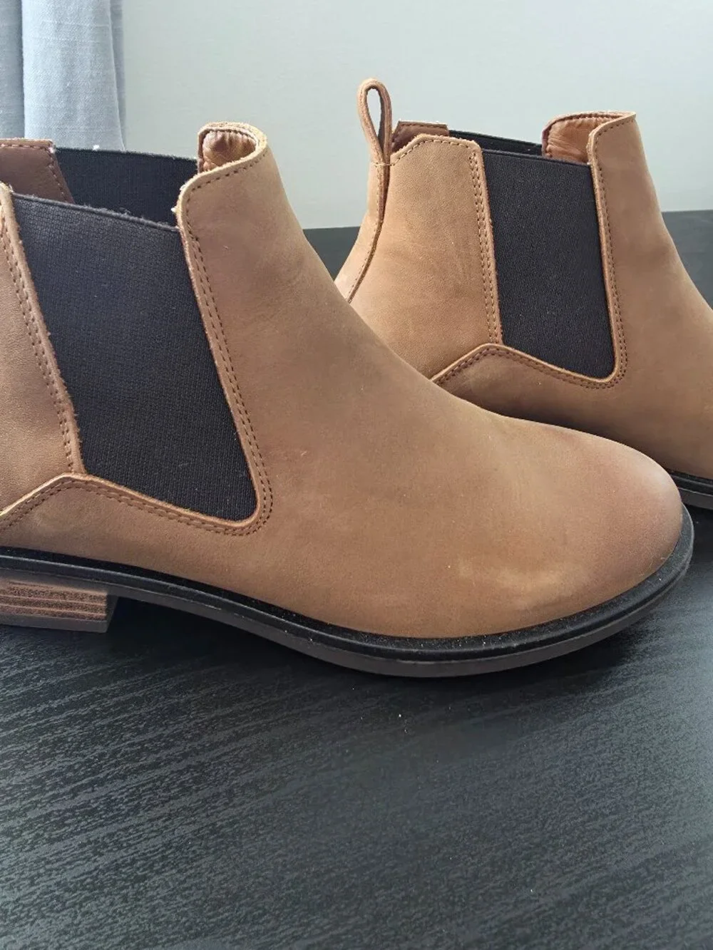 Clarks Women's Brown Chelsea Boot - Size 6.5